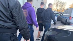 Narkotyki w mieszkaniu i miejscu pracy 26-latka z Opola. Mężczyzna trafił do aresztu