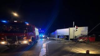 Zderzenie dwóch aut na obwodnicy Dobrodzienia. Są ranni