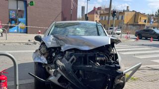 Zderzenie dwóch pojazdów na ul. Katowickiej w Opolu. Zablokowana Katowicka 