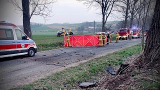 Śmiertelny wypadek na DW417. Droga zablokowana