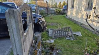 Pijany ruszył w drogę. Zatrzymało go ogrodzenie