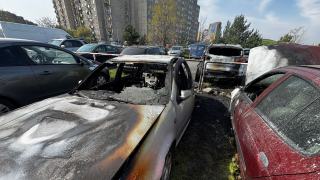 Spłonęło sześć samochodów na parkingu w Opolu. Trwa ustalanie przyczyn
