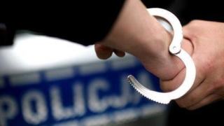Blisko 20 lat znęcał się nad rodziną. 53-latek usłyszał zarzuty