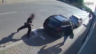 Mieszkaniec Opola rozbitą butelką zaatakował przechodnia i zabrał torbę