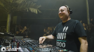 Kim jest najsłynniejszy DJ w sutannie, który zagra w Opolu? Bilety zniknęły w mgnieniu oka