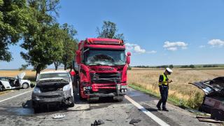 Wypadek na DK46. Siedem osóbrannych. Droga jest zablokowana. LPR w akcji