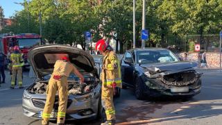 Zderzenie dwóch aut na skrzyżowaniu Kośnego i Katowickiej w Opolu