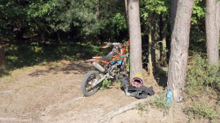 Czołowe zderzenie dwóch motocykli w Chrząszczycach. Ranni 15-latek i 26-latek