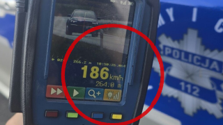 Pędził 186 km/h obwodnicą Głubczyc. Tłumaczył, że chciał tylko pokazać znajomej auto