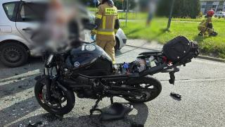 76-latek miał nie ustąpić pierwszeństwa motocykliście. Dwie osoby trafiły 
