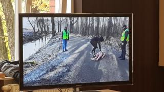 Śmierć 38-latka w Wołczynie. "Bili pięściami, kopali i używali łańcucha rowerowego" WIDEO