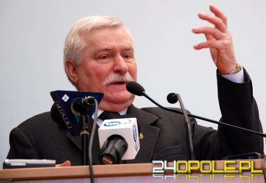 Wałęsa porwał młodych