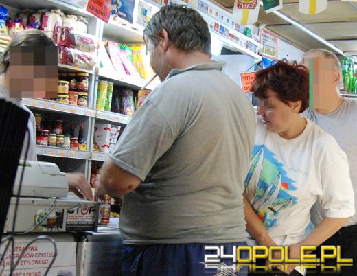 Opiekowali się po pijaku dziećmi