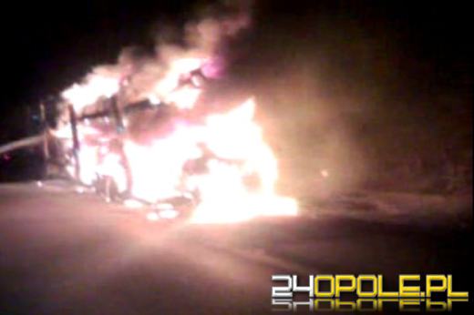 Spłonęła laweta z samochodami