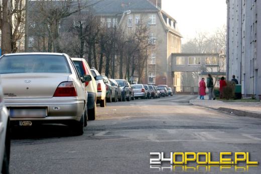 Dzieci włamały się do 90 samochodów