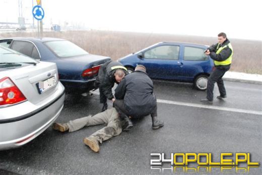 Groził nożem, uciekał przed policją