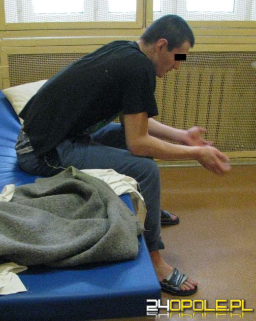 Włamywacz uciekał przez okno