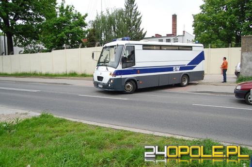 W Opolu woda wciąż wzbiera