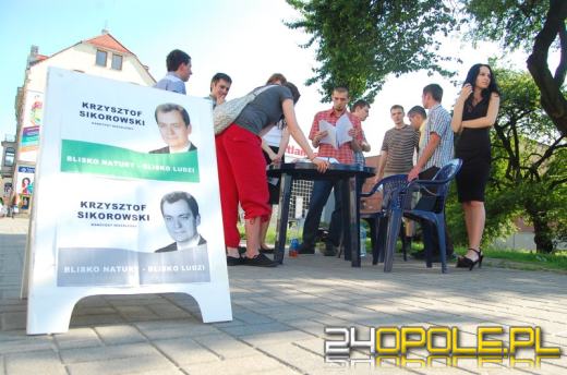 Ponad 100 osób poparło fikcyjnego polityka