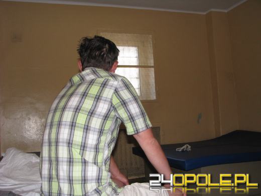 Para kradła pieniądze z kościelnych skarbonek