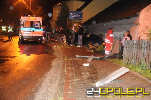 Wypadł z drogi na zakręcie