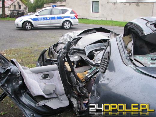 Tragiczny finał wyprzedzania na przejeździe kolejowym