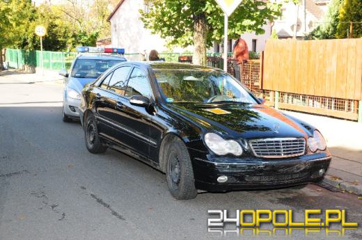 Kierowca mercedesa wymusił pierwszeństwo