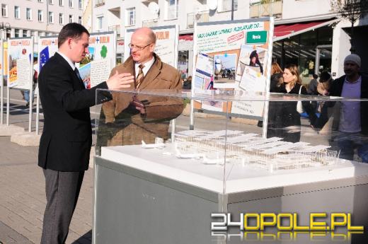 Wrocławskie lotnisko prezentuje się w Opolu