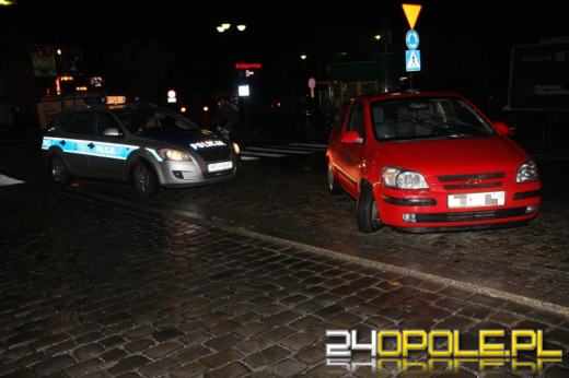 Wjechał w latarnię na Placu Wolności