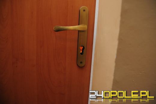 Próba włamania, lokator był w mieszkaniu