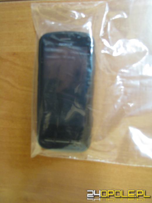 Napadli na przechodnia, by ukraść telefon