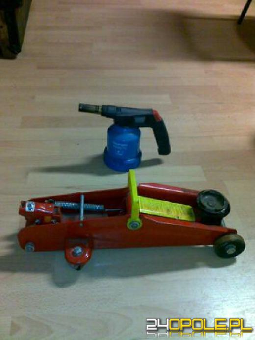 Złodzieje ukradli łupy warte 14 500 złotych