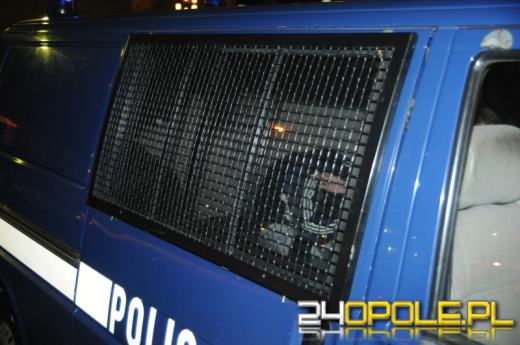 Uciekał przed policją, bo nie miał prawa jazdy