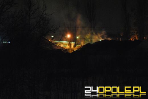 Ogień w składzie węgla