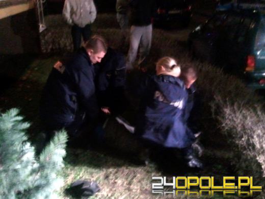 Agresor demolował klatkę schodową