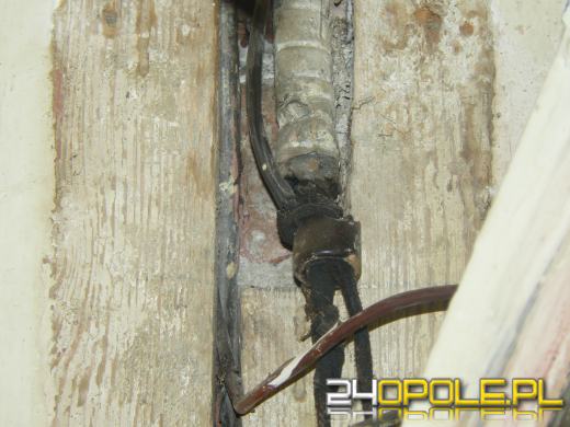 Starszy mężczyzna kradł prąd z instalacji bloku mieszkalnego