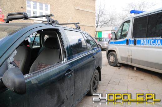 Pijany 34-latek napadł na studenta i uszkodził mu samochód