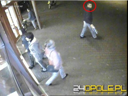 Policjanci szukają sprawcy wypadku drogowego