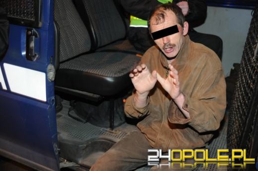 Pijany 48-latek skosił znaki i uciekał