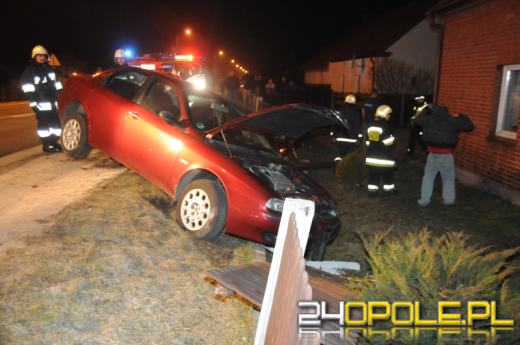 Alfa romeo rozbiła się na płocie 