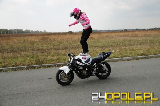 Ewa Pieniakowska - różowa królowa motocyklowych ewolucji