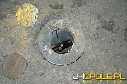 49-latek kradł okablowanie latarni