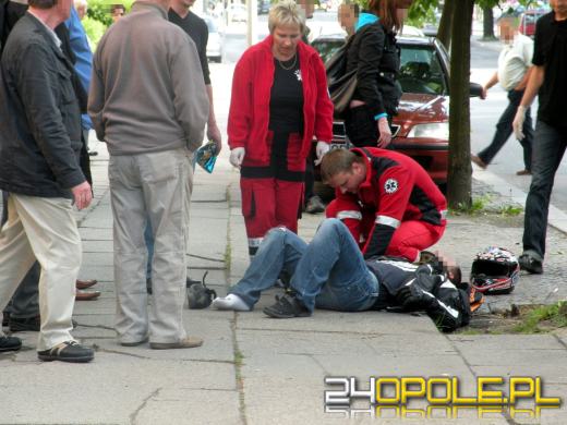 Kobieta zajechała drogę motocykliście