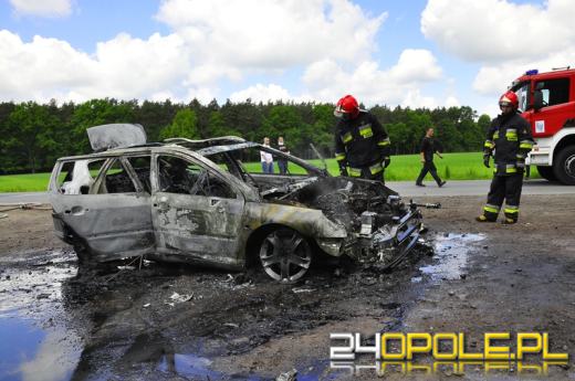 W Komprachcicach spłonął samochód