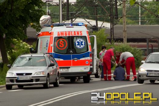 Rowerzysta skręcając, uderzył w samochód