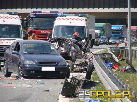 Wjechał pod ciężarówkę i nic mu się nie stało