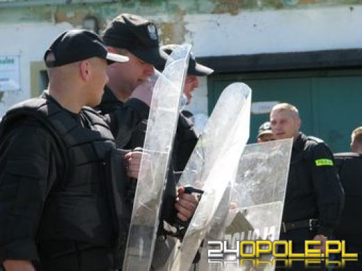 Policjanci ćwiczą przed Euro 2012