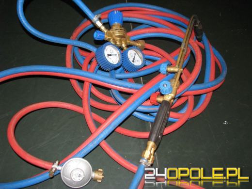 Czterech mężczyzn zatrzymano podczas kradzieży szyn