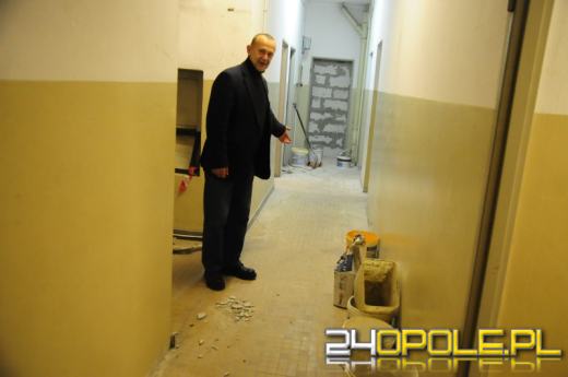 Ratusz przenosi MOPS do Groszowic. Mieszkańcy protestują