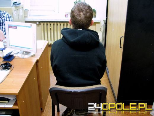 Nastolatkowie z Kędzierzyna-Koźla pobili i okradli przechodnia